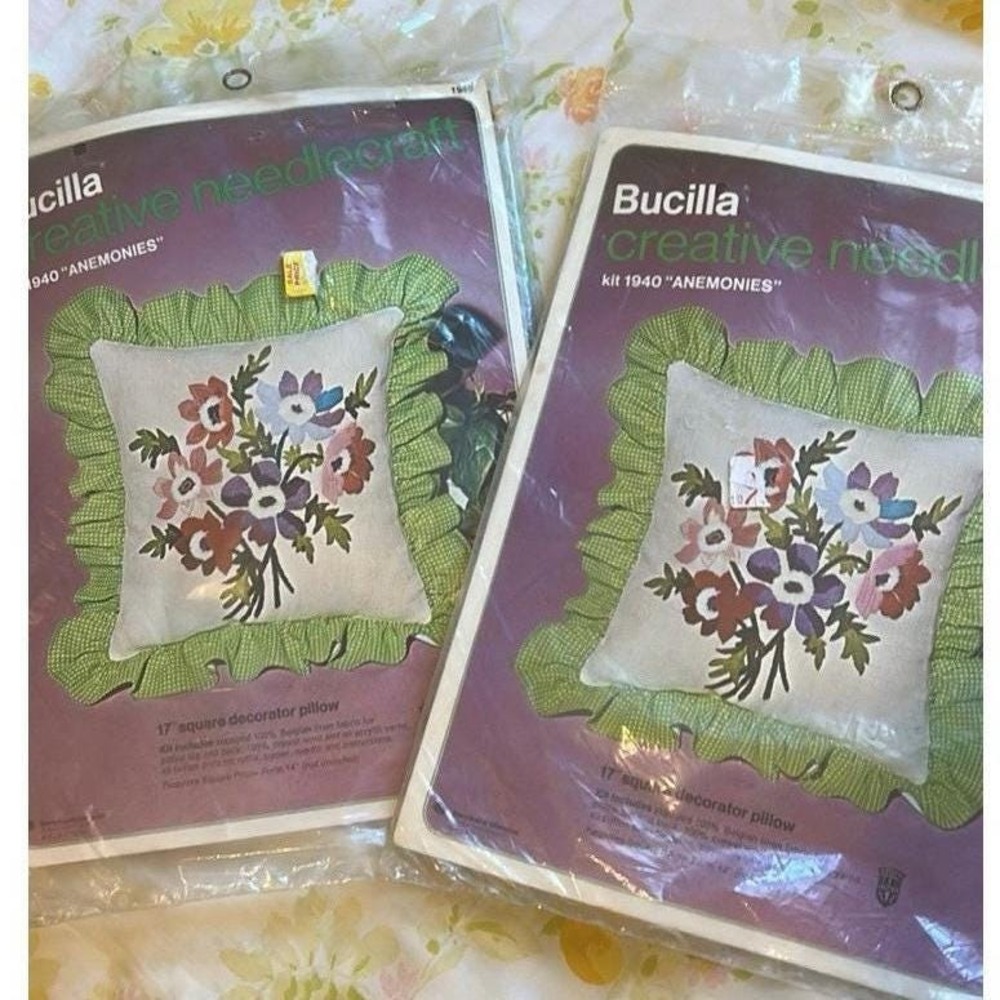 Vintage‎ Lot Of 2 Crewel Needlecraft Pillow Kits Bucilla #1940 Anemone Ruffle